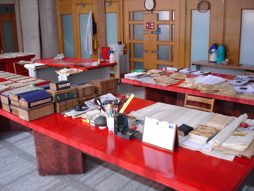 山东省图书馆修复室内景 山东省图书馆修复室内景